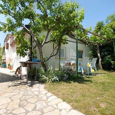 Sunny Grandma'S Garden Apartment Башка Экстерьер фото