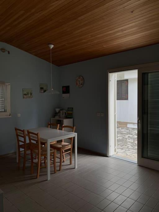 Sunny Grandma'S Garden Apartment Башка Экстерьер фото